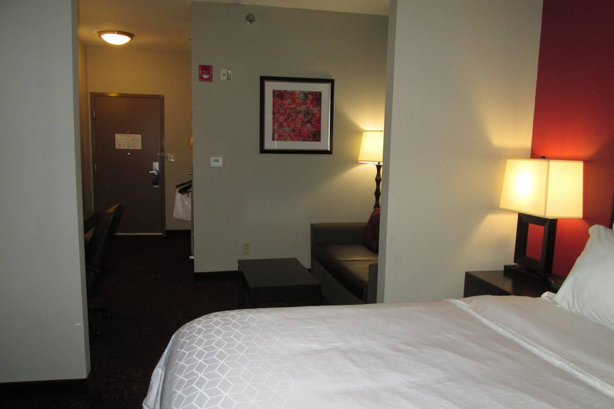 In-room safe, desk, blackout drapes, soundproofing