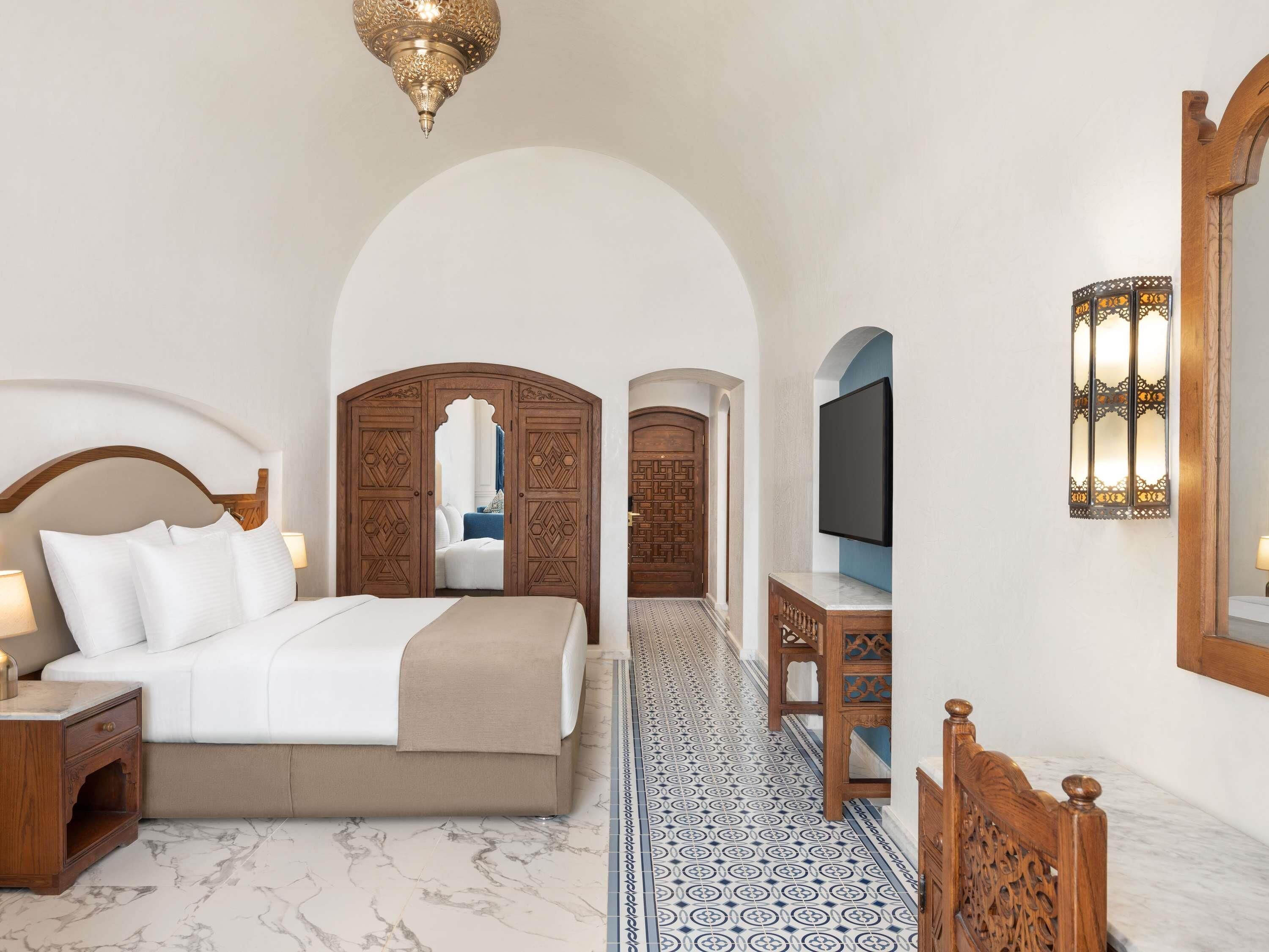 Premium bedding, minibar, in-room safe, blackout curtains