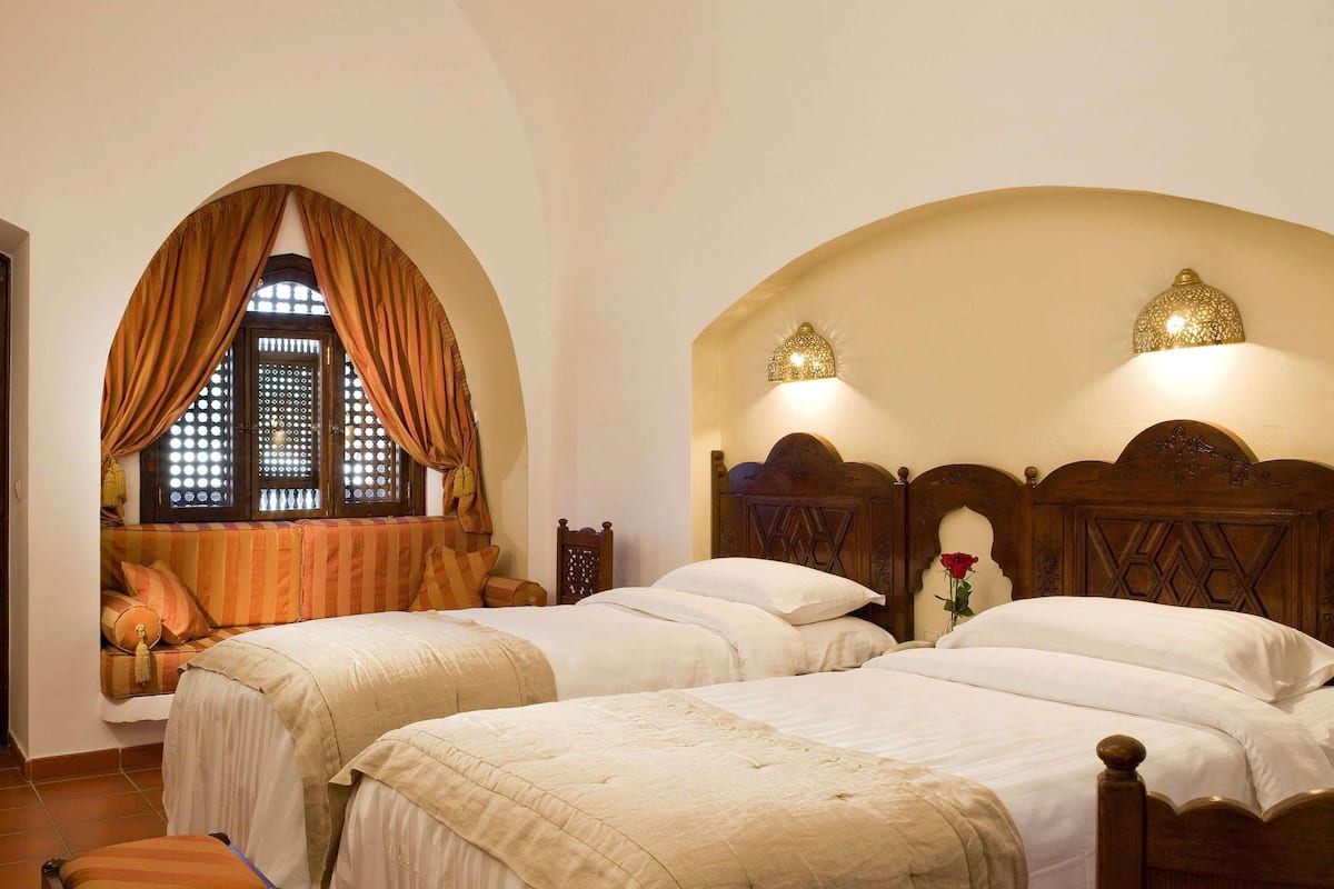 Ropa de cama de alta calidad y minibar