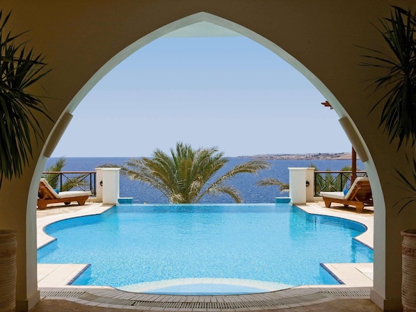 Villa luxueuse, Plusieurs lits, vue sur la mer | Literie de qualitĂ©, minibar, coffre-fort, rideaux dâobscurcissement