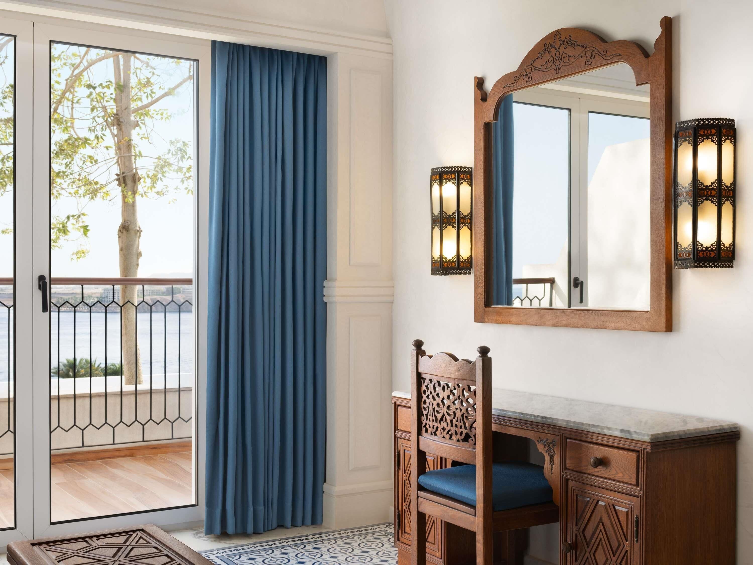 Ropa de cama de alta calidad y minibar 