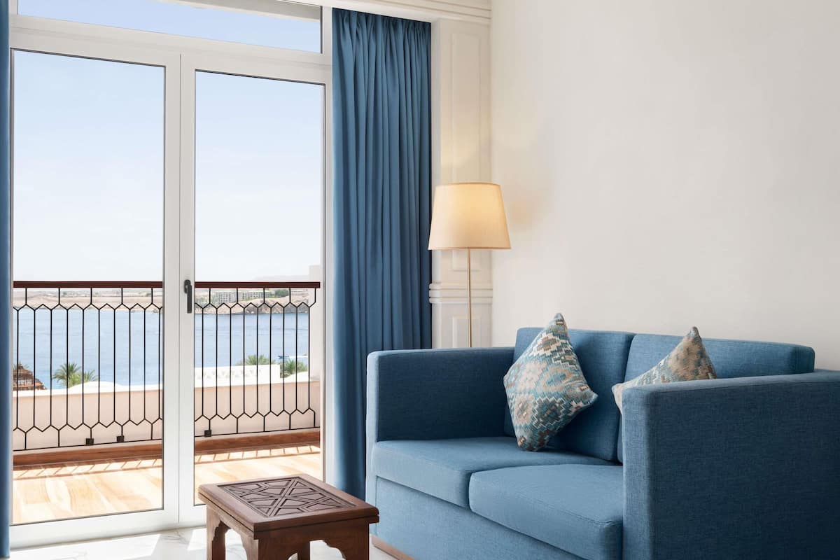 Hochwertige Bettwaren, Minibar, Zimmersafe, Verdunkelungsvorhänge