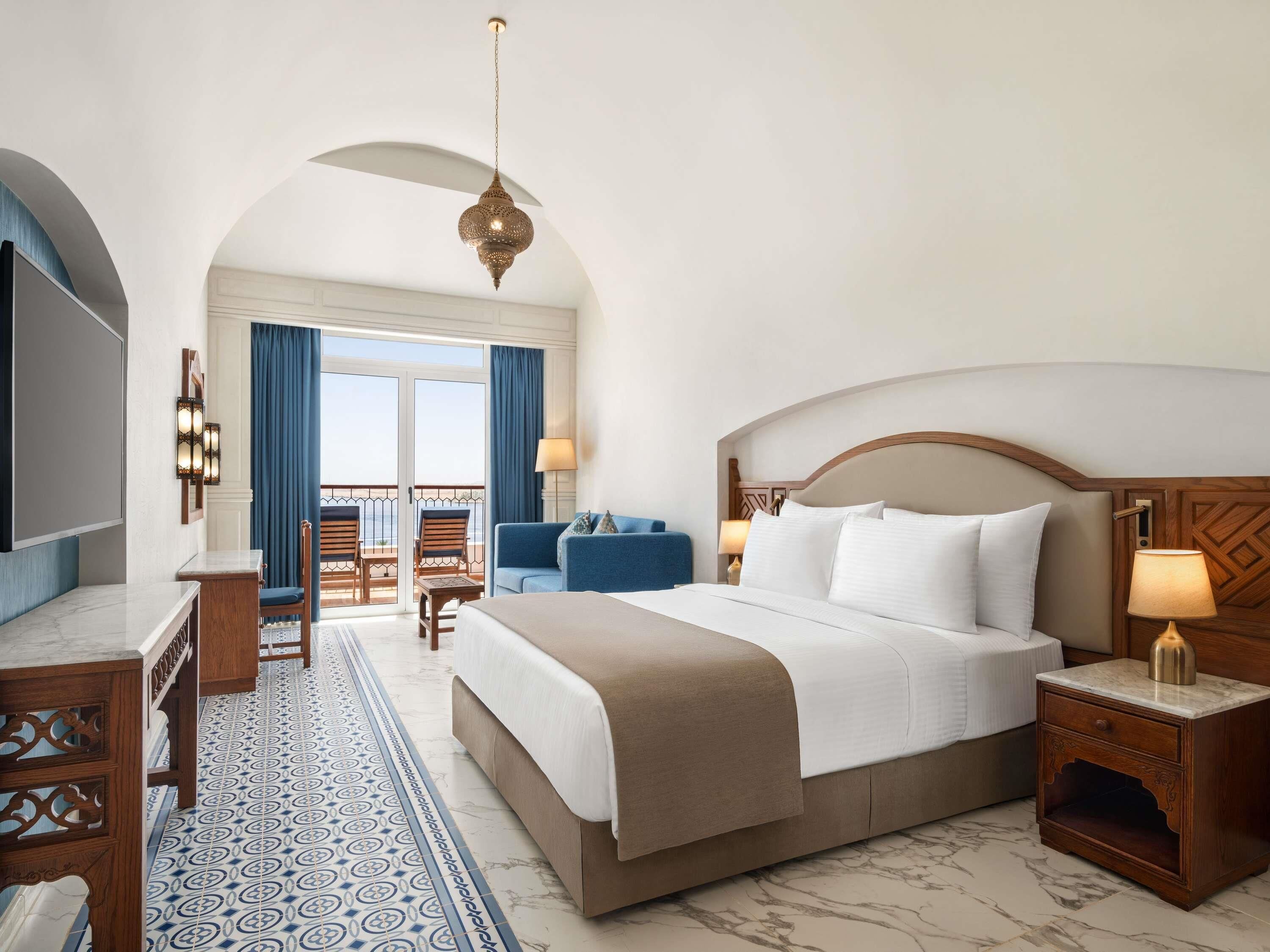 Hochwertige Bettwaren, Minibar, Zimmersafe, Verdunkelungsvorhänge