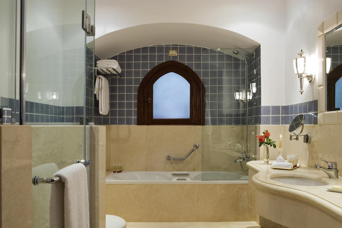 1 habitación, ropa de cama de alta calidad y minibar