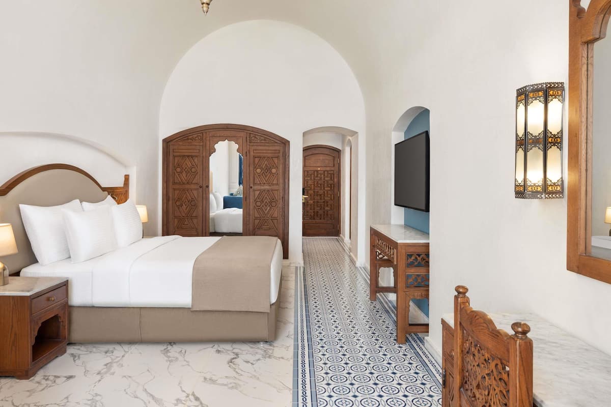 Hochwertige Bettwaren, Minibar, Zimmersafe, Verdunkelungsvorhänge