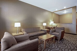 Suite, 1 Schlafzimmer, Nichtraucher | Hochwertige Bettwaren, Pillowtop-Betten, Schreibtisch