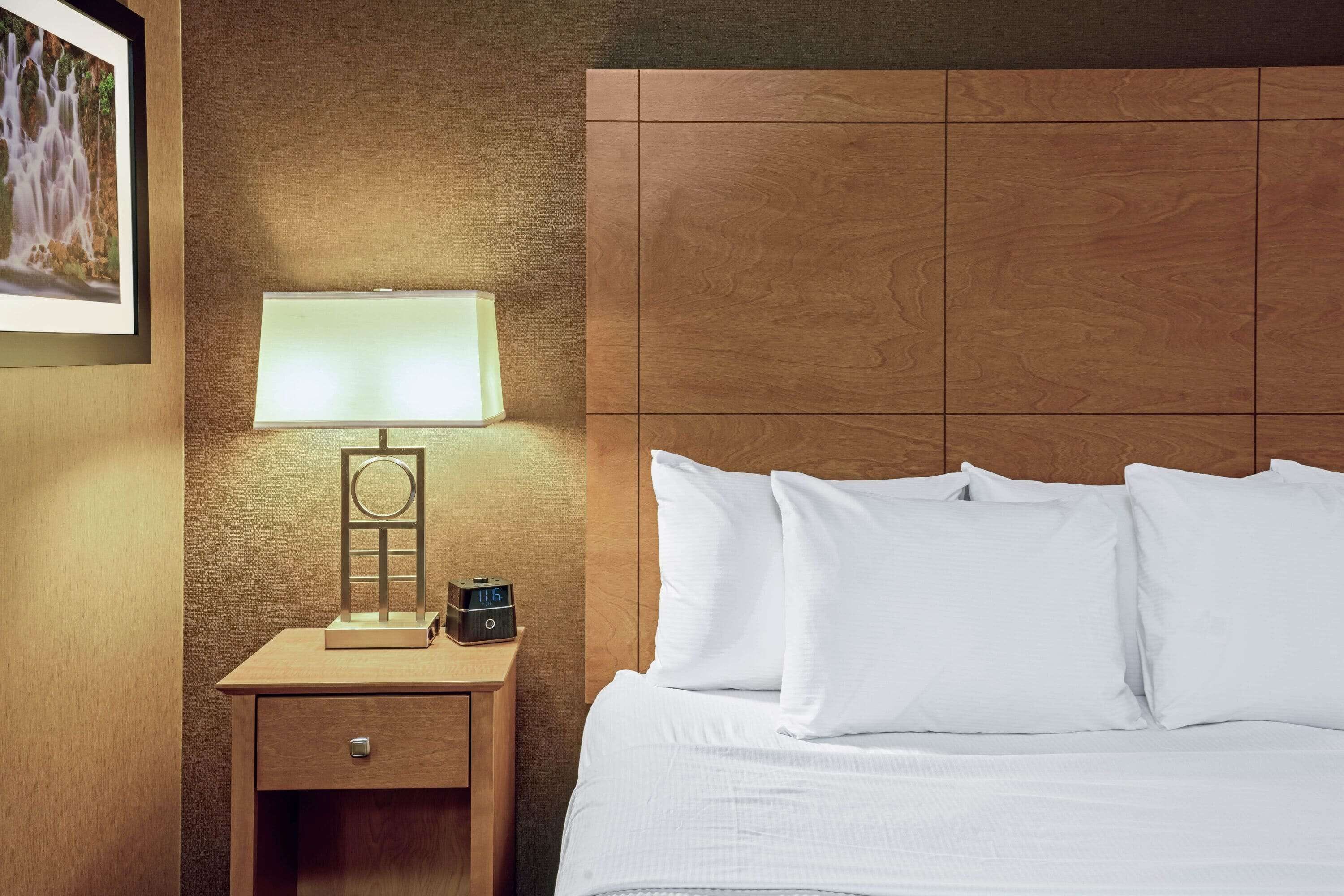 1 bedroom, premium bedding, pillow-top beds, desk