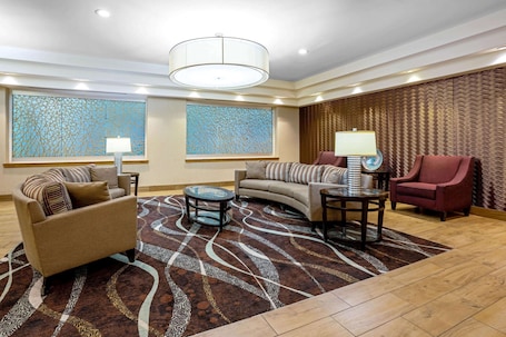 Lobby. La Quinta Inn & Suites by Wyndham Coeur d`Alene