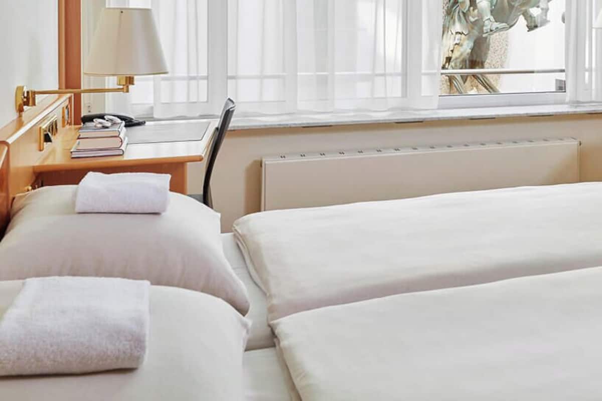 Business Double Room, Allergy Friendly (Atrium Facing)