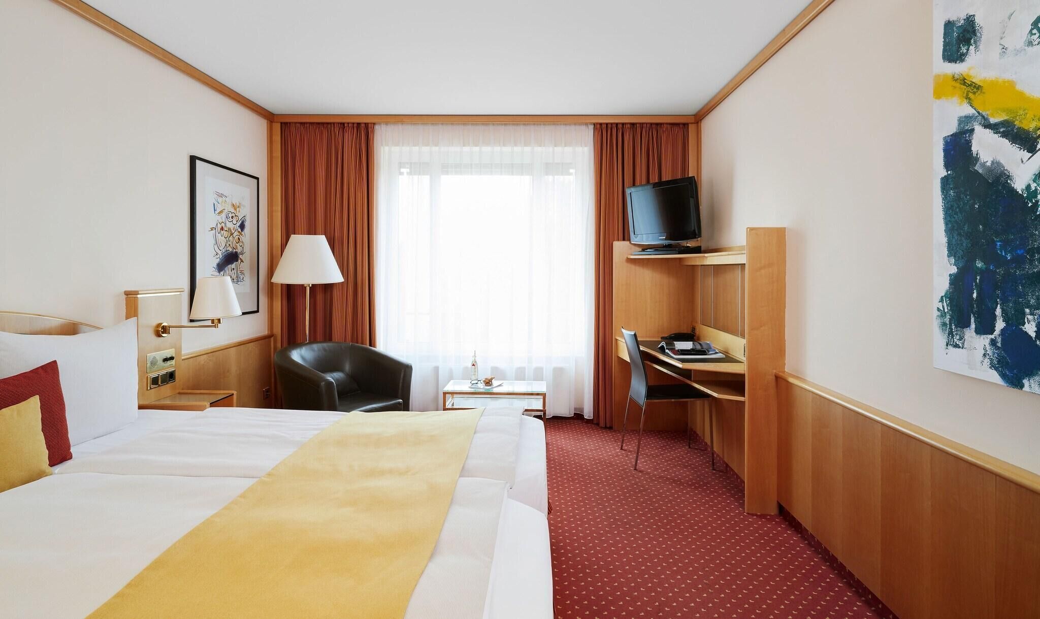 Literie de qualité supérieure, coffres-forts dans les chambres, bureau