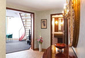 Suite | Living area