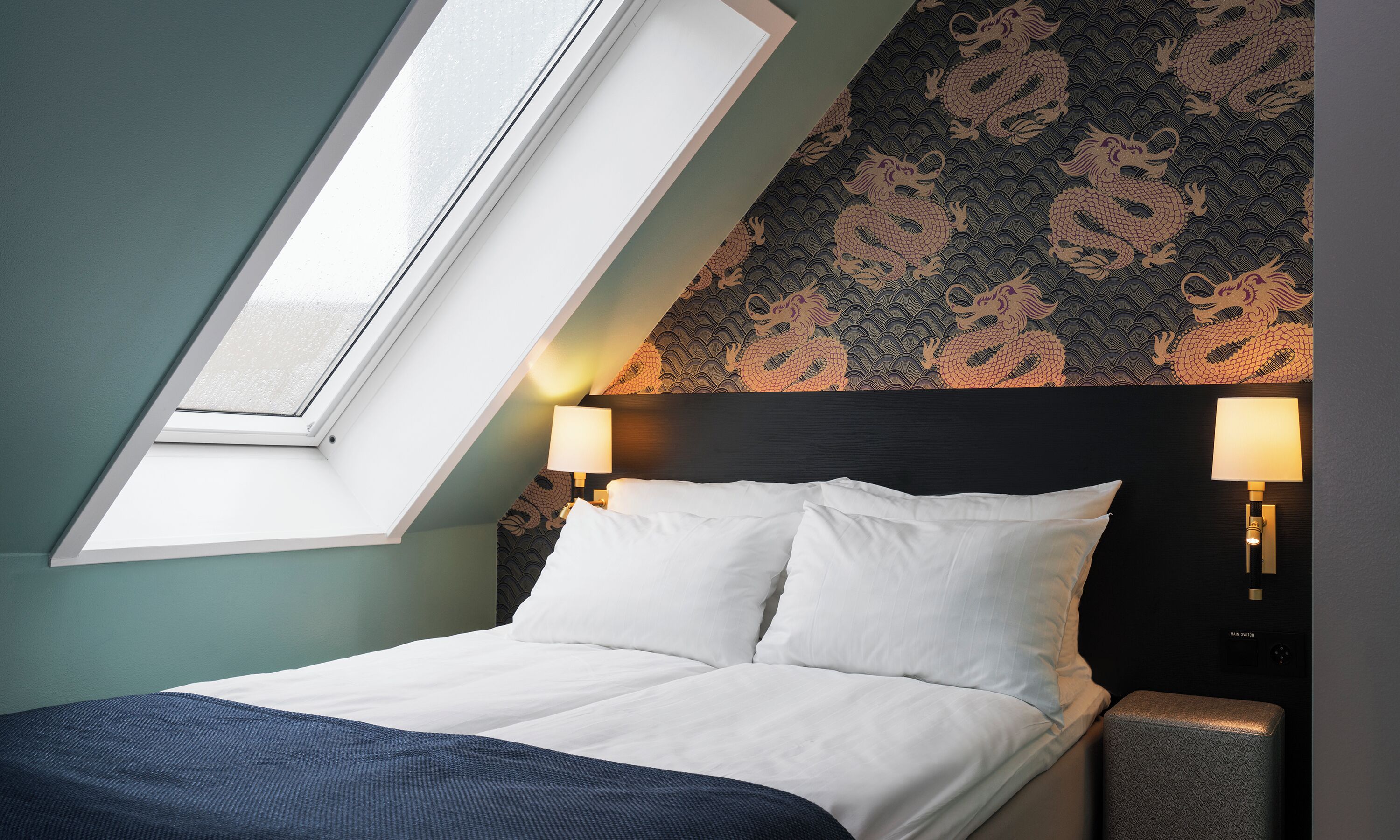 Standaard kamer, 1 queensize bed, niet-roken | Luxe beddengoed, pillowtop-bedden, een minibar, een kluis op de kamer