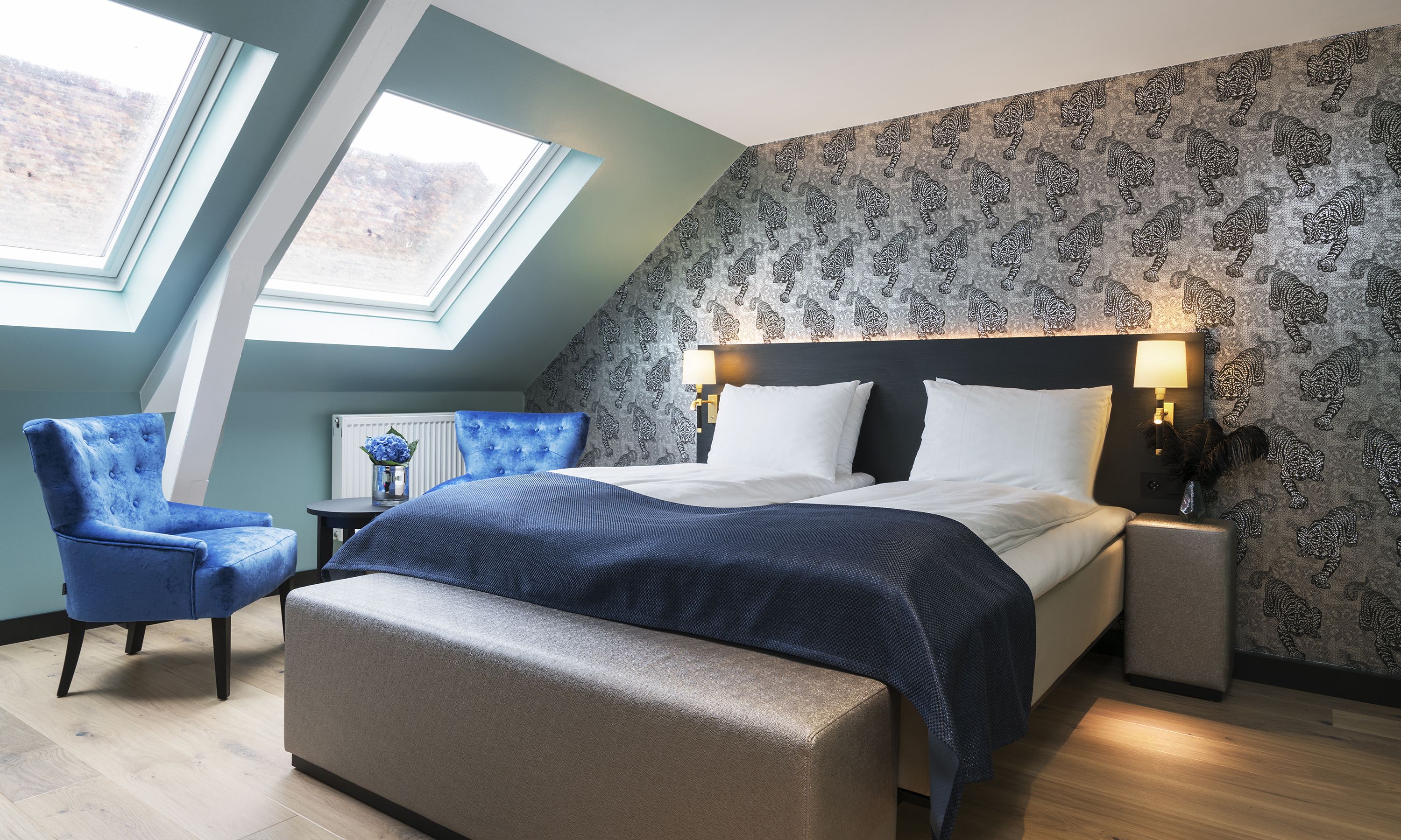 standard double room, non smoking | premium bedding, pillow-top beds, minibar, in-room safe