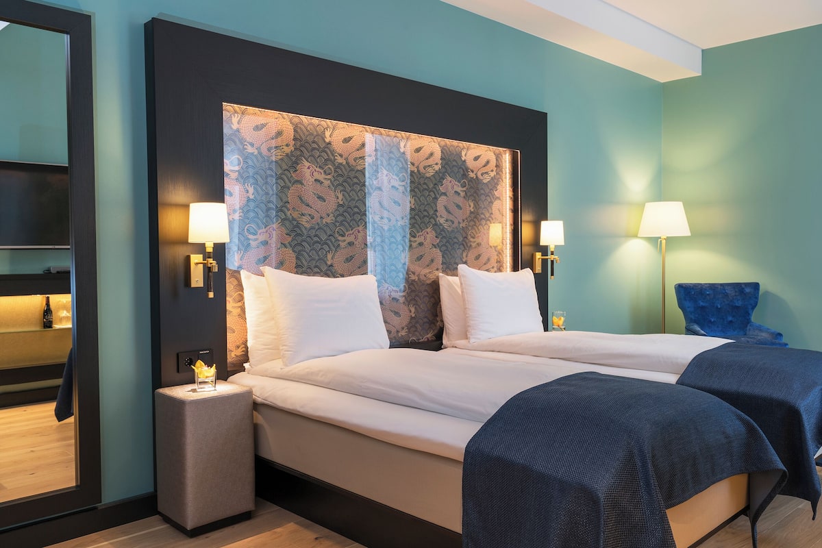 Standard Twin Room, Non Smoking | Premium bedding, pillowtop beds, minibar, in-room safe