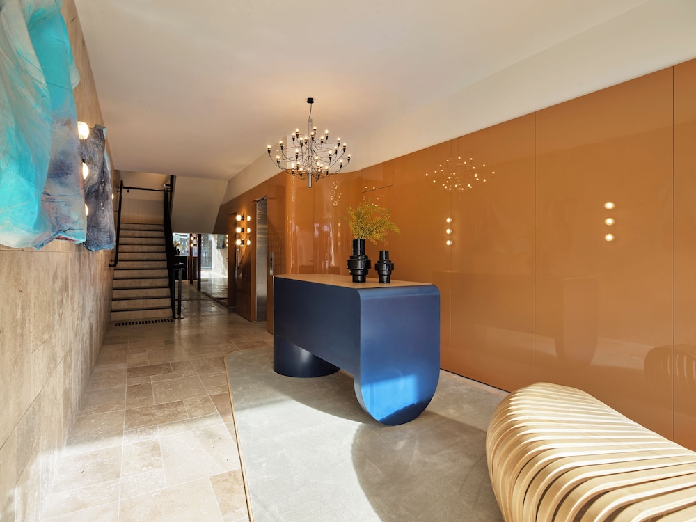 Oxford House by null