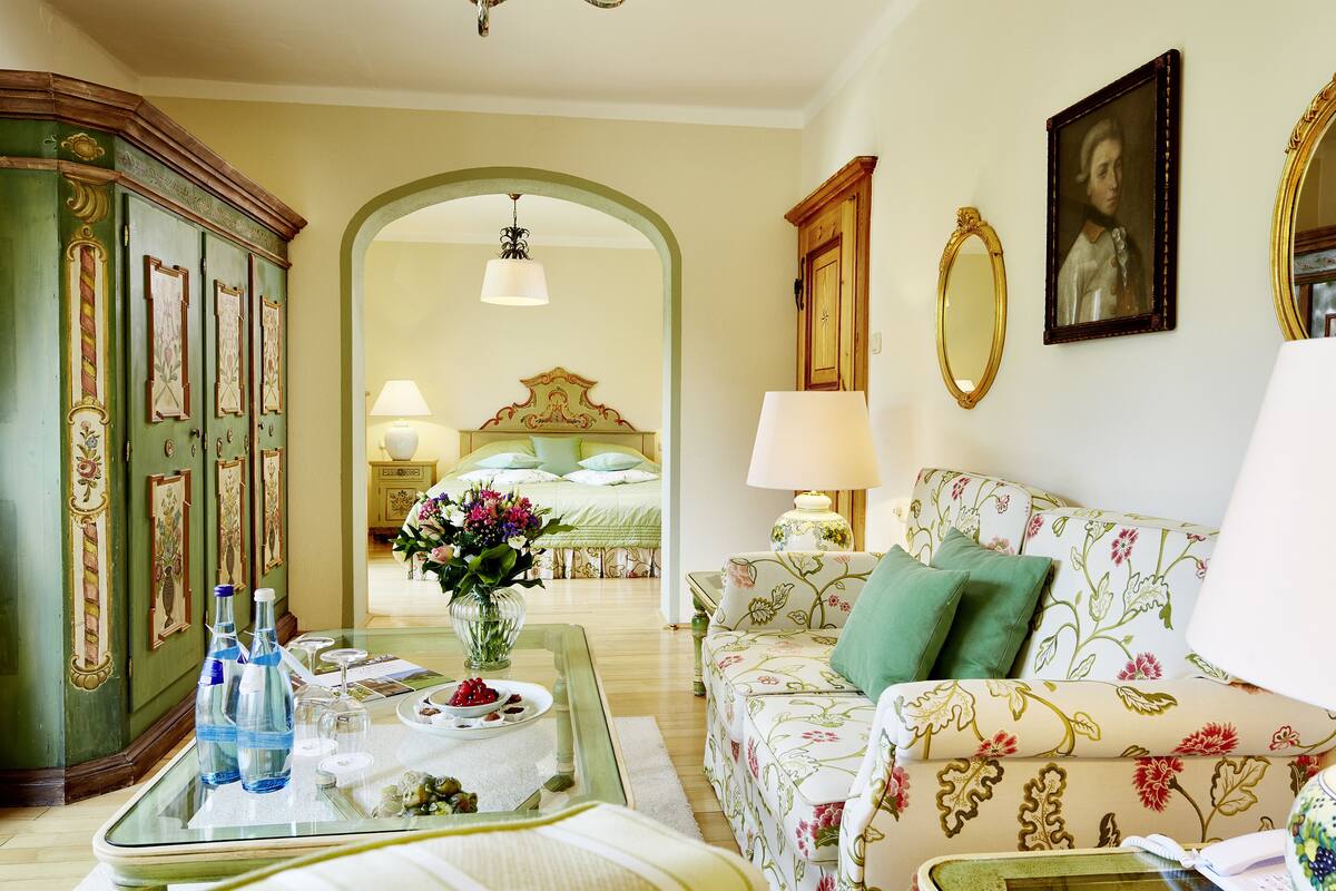 1 bedroom, premium bedding, minibar, in-room safe