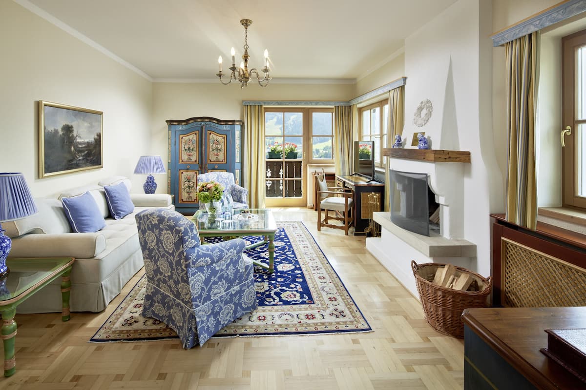 Kaiser Suite Maximilian | เครื่องนอนระดับพรีเมียม, มินิบาร์, ตู้นิรภัยในห้องพัก, โต๊ะทำงาน