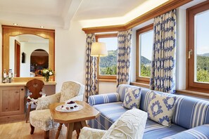 Suite Junior, 1 lit double, vue montagne