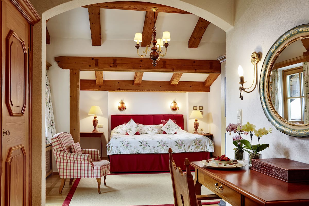 1 bedroom, premium bedding, minibar, in-room safe