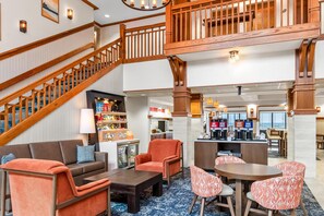 Lobby - Hampton Inn Duluth Canal Park (Duluth)