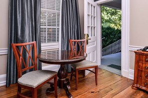 Room, 1 King Bed, Non Smoking (Historic) | Living area | 42-inch LCD TV with cable channels, TV