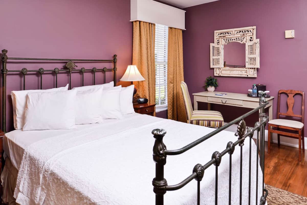 In-room safe, desk, iron/ironing board, cribs/infant beds