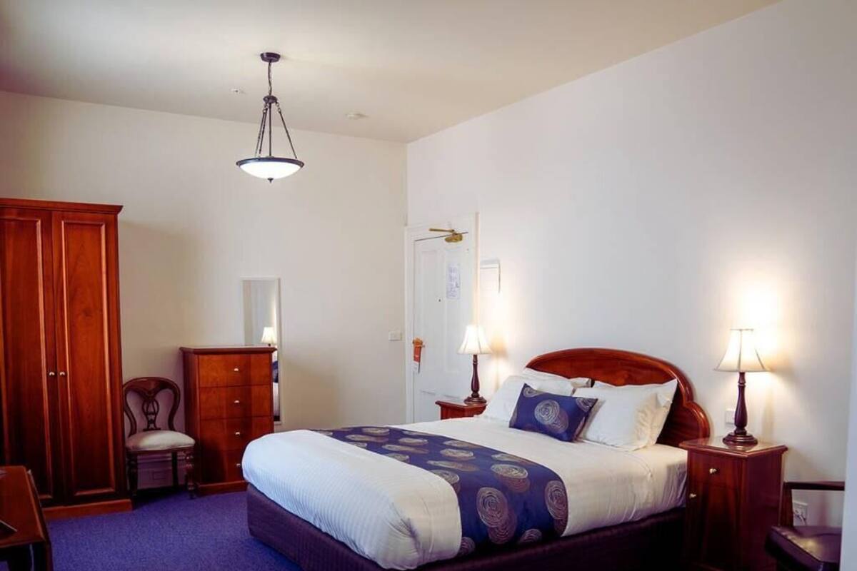 Standard Room, 1 King Bed, Non Smoking