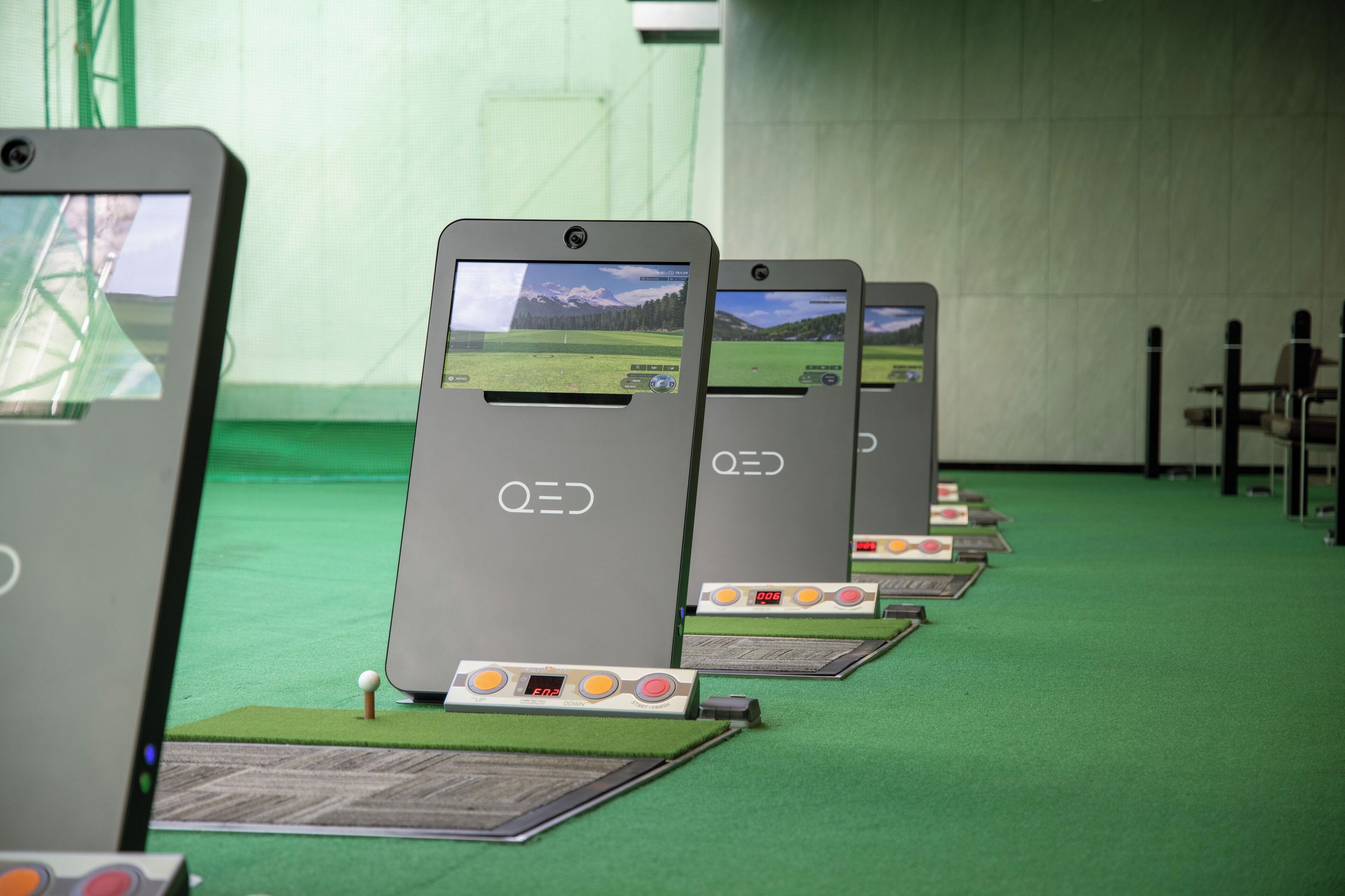 indoor golf driving range