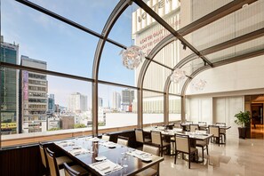 Daily buffet breakfast for a fee - Lotte Hotel Busan (Busan)