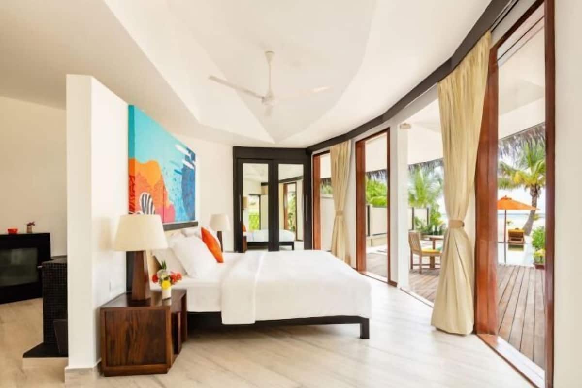 1 bedroom, pillowtop beds, minibar, in-room safe