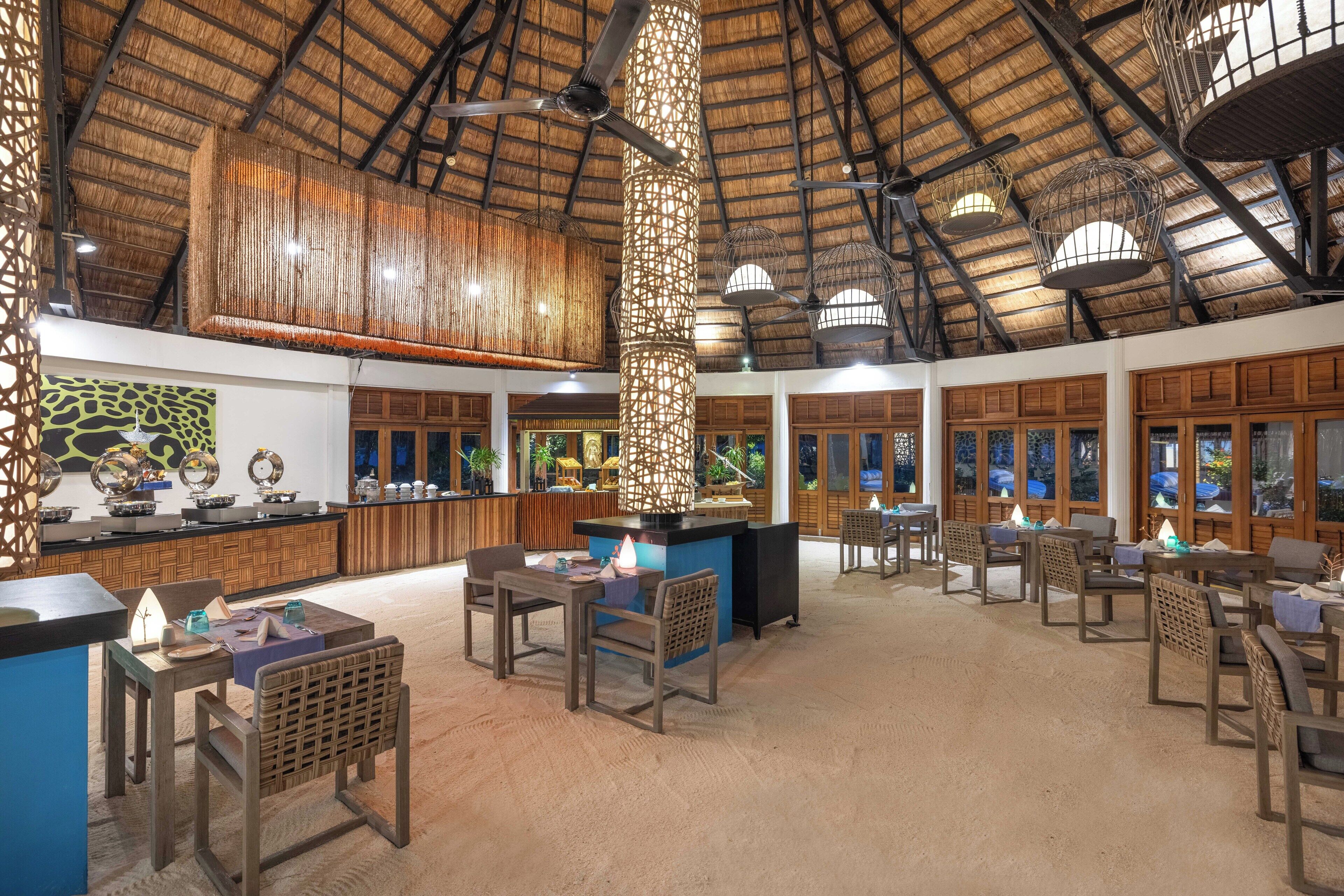 3 restaurants, breakfast, lunch, dinner served; international cuisine