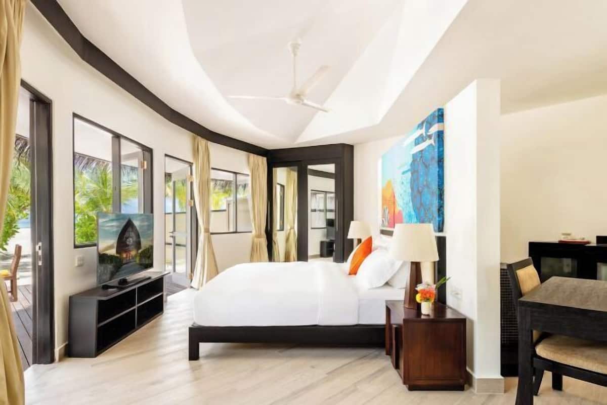 1 bedroom, pillowtop beds, minibar, in-room safe