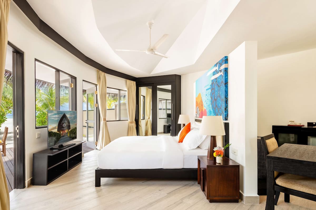 1 bedroom, pillowtop beds, minibar, in-room safe