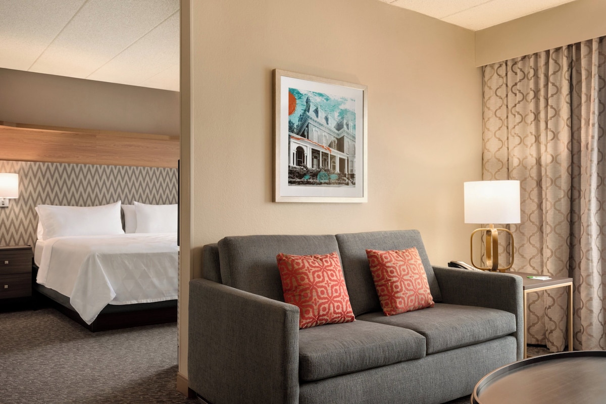 Suite, 1 Single Bed, River View | Pillow-top beds, desk, laptop workspace, blackout curtains