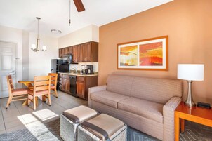 TV LCD 32 pollici con canali via cavo, TV, lettore DVD