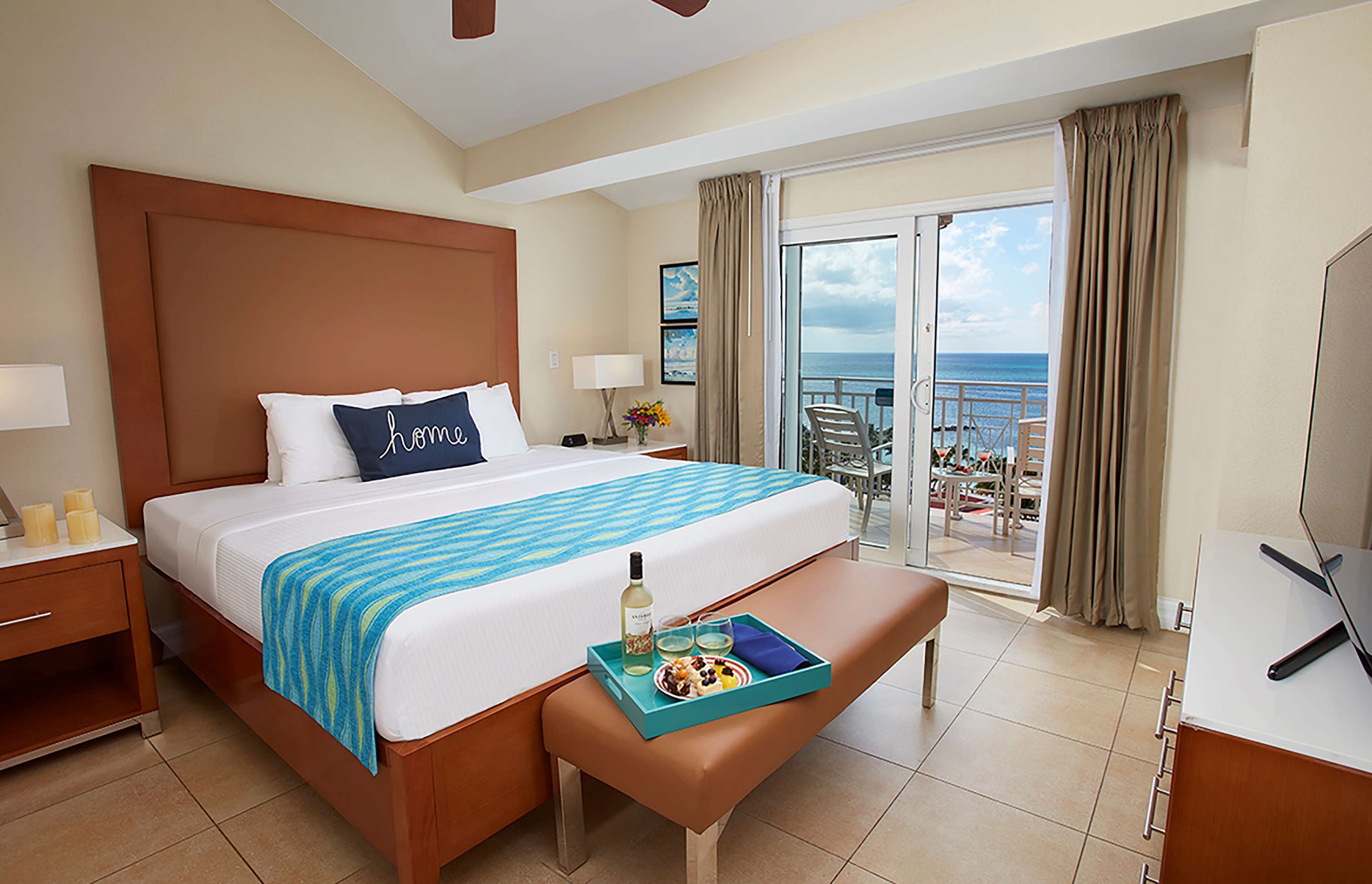 Zimmersafe, Verdunkelungsvorhänge, Bügeleisen/Bügelbrett, Babybetten