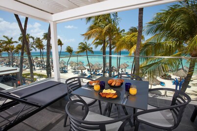 迪威阿鲁巴凤凰海滩度假酒店