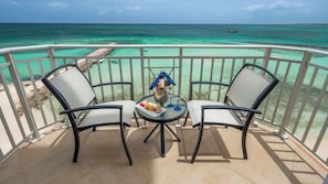 Beach Tower 1 Bedroom Suite | In-room safe, blackout curtains, iron/ironing board, cots/infant beds