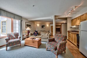 One Bedroom Suite | Living area