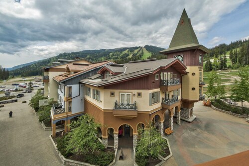 Hearthstone Lodge by Bear Country