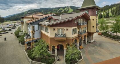 Hearthstone Lodge by Bear Country