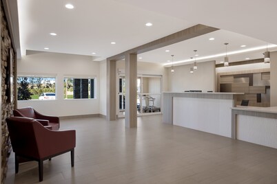 Red Roof Inn Sulphur