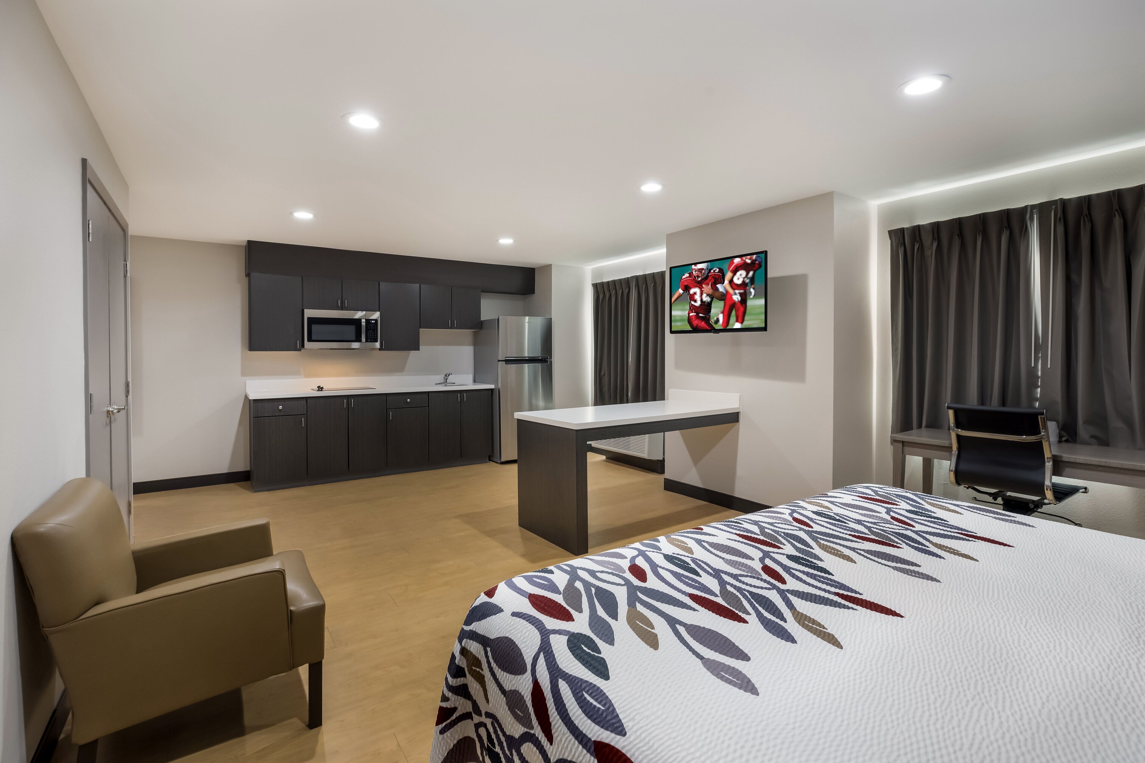 غرفة ديلوكس - سرير ملكي - لغير المدخنين - بمطبخ | مطبخ خاص | ميكروويف