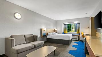 1 Queen Beds, Mobility Accessible, Suite, Bathtub w/Grab Bars, Non-Smoking | Desk, blackout drapes, free WiFi, bed sheets