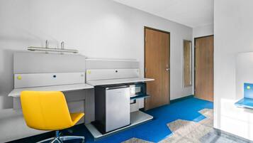 Room, 1 Queen Bed, Accessible, Non Smoking | Desk, blackout drapes, free WiFi, bed sheets