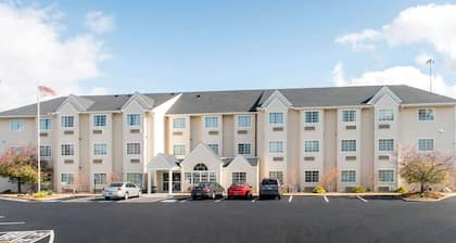 Microtel Inn & Suites by Wyndham North Canton