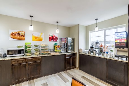 Free daily continental breakfast