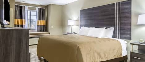 Standard Room, 1 King Bed, Non Smoking | Premium bedding, pillow-top beds, in-room safe, desk