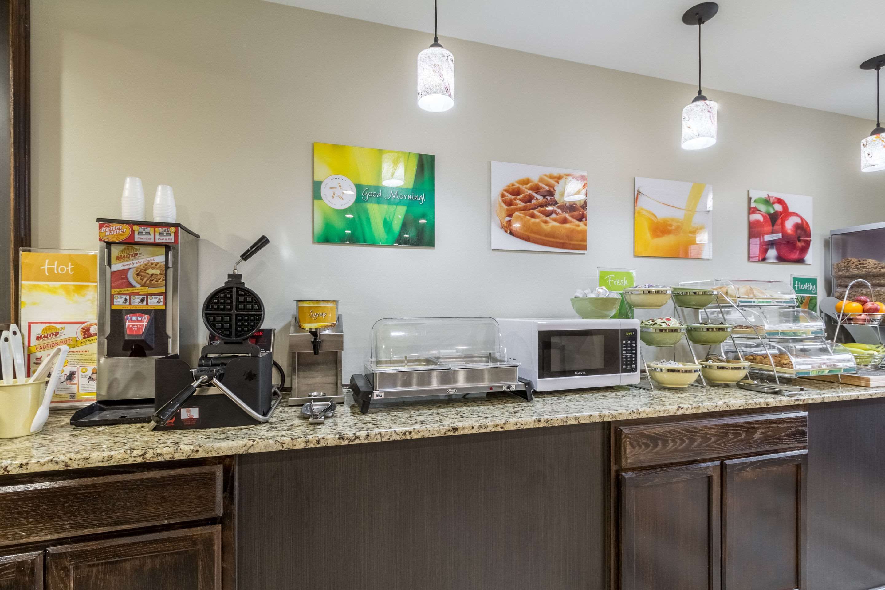 free daily continental breakfast