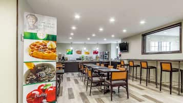 Café da manhã continental grátis todos os dias